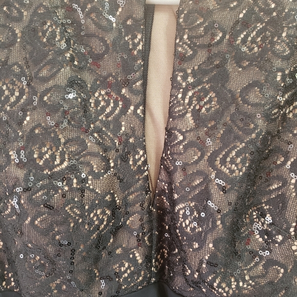 Black dress - Picture 2 of 4